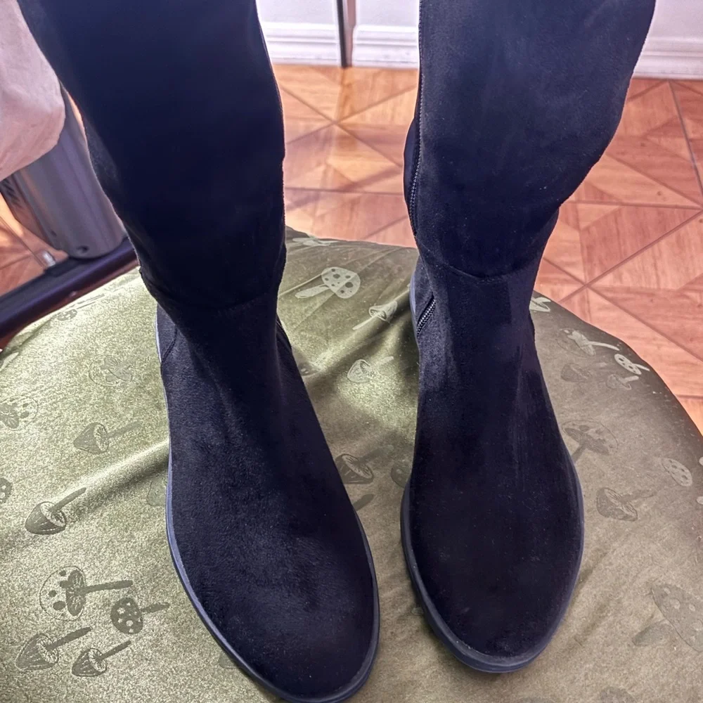 Simply Vera by Vera Wang Black Over-the-Knee Suede-Look Leather Boots size 8